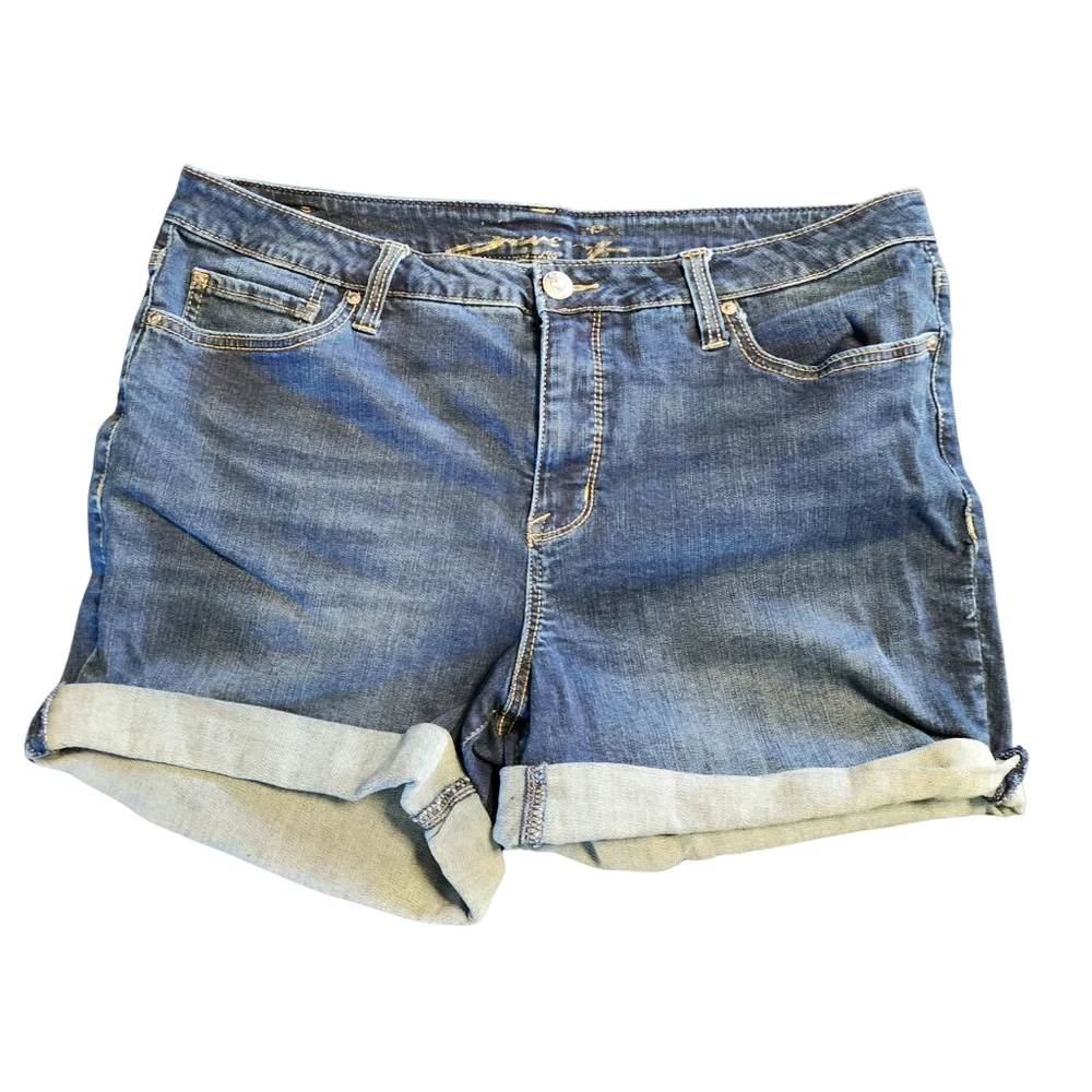 Seven 7 Blue Jean Shorts Sz 16 Dark Denim Cuffed 4" Inseam Womens Weekend - Picture 1 of 7